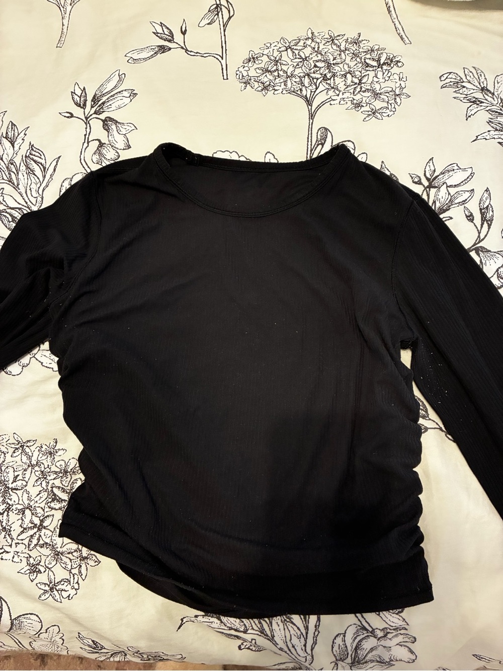 lululemon athletica Black Ribbed Long-Sleeve Crew with Side Ruching - Picture 2 of 3